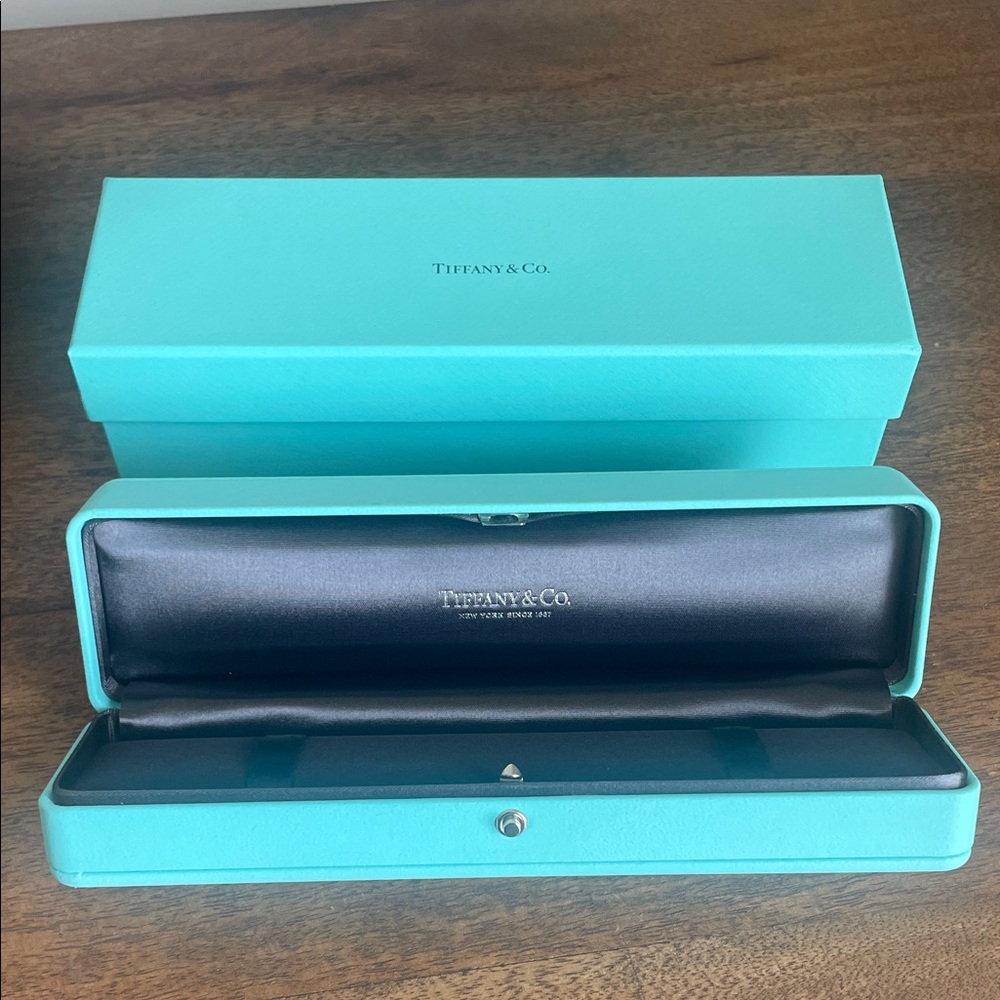 Tiffany & Co. Robin's Egg Blue Bracelet Box - Picture 2 of 4